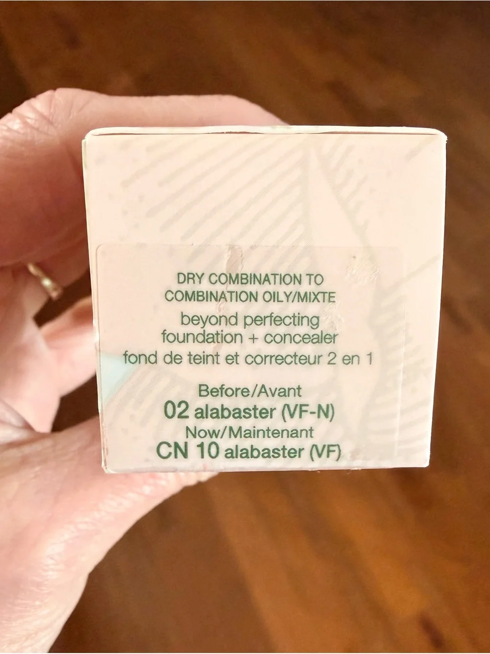 Clinique Beyond Perfecting Foundation + Concealer - Alabaster (Light Beige)